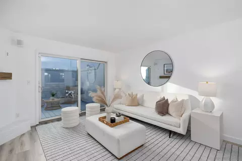 Living - 959 Intrepid Ct, Del Mar, CA 92014 photo 1 of 2