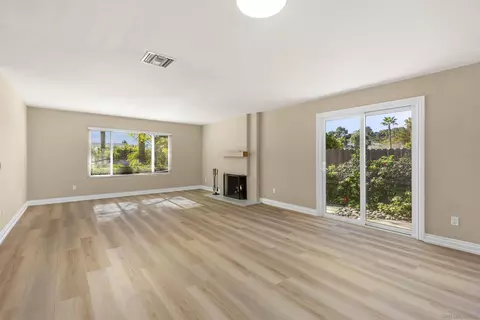 Living - 1510 Orangeview Dr #1-2, Encinitas, CA 92024 photo 10 of 12