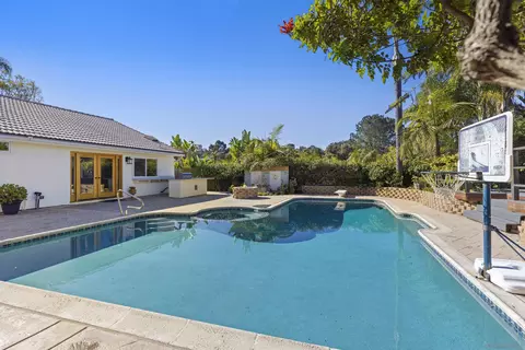 Exterior - 1510 Orangeview Dr #1-2, Encinitas, CA 92024 photo 2 of 11