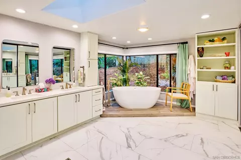 Bath - 4588 Conrad Dr, La Mesa, CA 91941 photo 1 of 1