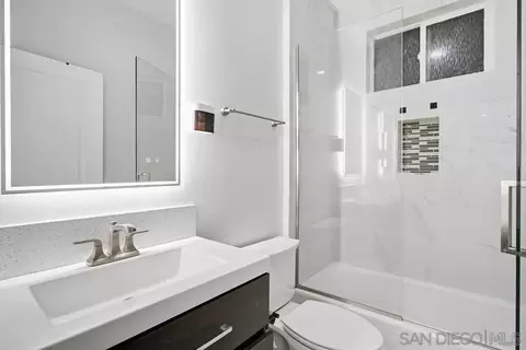 Bath - 1644 Cuyamaca Ave, Spring Valley, CA 91977 photo 3 of 3