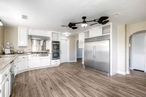 Kitchen - 13059 Acton Ave, Poway, CA 92064 photo 3 of 4