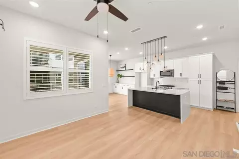 3001 Bravo Loop #2, Chula Vista, CA 91915 photo 2