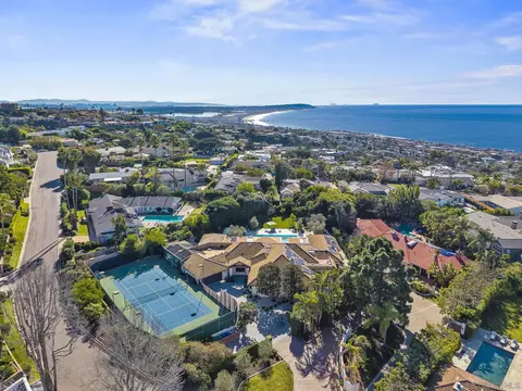 1009 Solymar Dr, La Jolla, CA 92037