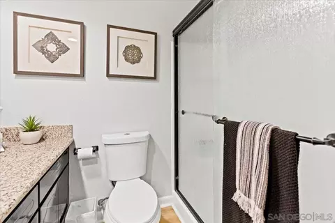 Bath - 17407 Port Marnock Dr, Poway, CA 92064 photo 4 of 4