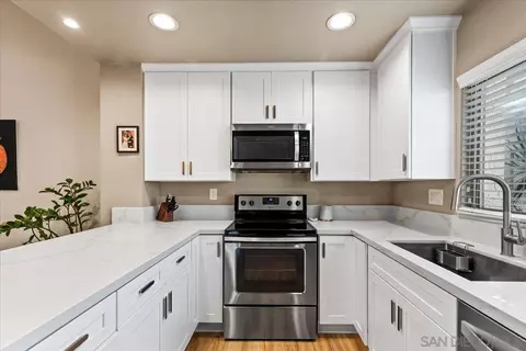 Kitchen - 17407 Port Marnock Dr, Poway, CA 92064 photo 5 of 6