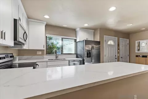 Kitchen - 17407 Port Marnock Dr, Poway, CA 92064 photo 4 of 6