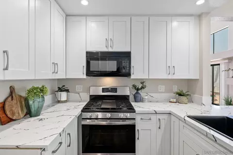 802 Spindrift Ln, Carlsbad, CA 92011 photo 4