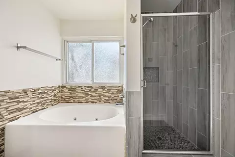 Bath - 1749 Via Allena, Oceanside, CA 92056 photo 2 of 4