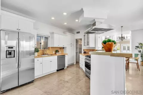 Kitchen - 733 H Ave, Coronado, CA 92118 photo 4 of 5