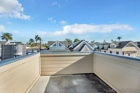 Exterior - 733 H Ave, Coronado, CA 92118 photo 8 of 10