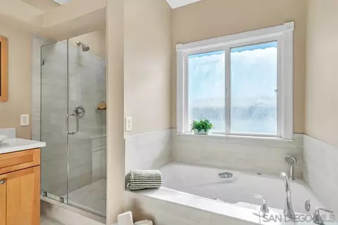 Bath - 733 H Ave, Coronado, CA 92118 photo 4 of 6