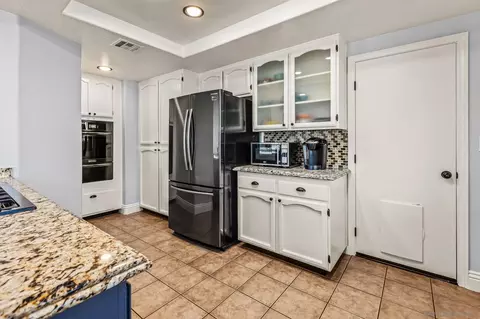 Kitchen - 16319 Scarbery Rd, Ramona, CA 92065 photo 5 of 5