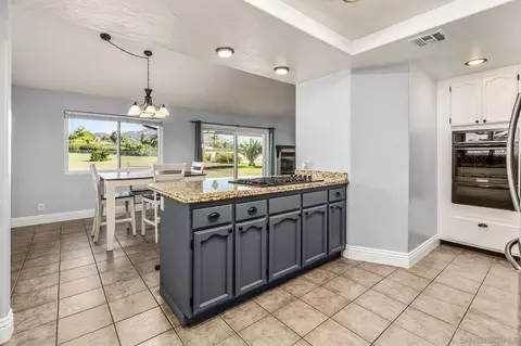 Kitchen - 16319 Scarbery Rd, Ramona, CA 92065 photo 4 of 5