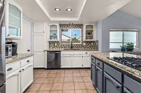 Kitchen - 16319 Scarbery Rd, Ramona, CA 92065 photo 2 of 5