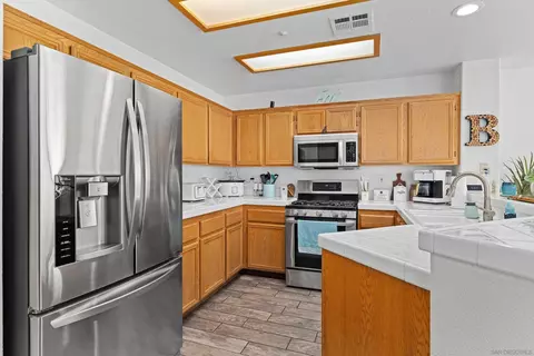 Kitchen - 405 Whispering Willow Dr UNIT E, Santee, CA 92071 photo 1 of 4