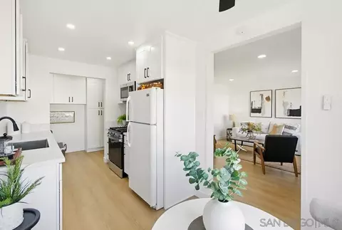 Kitchen - 715 Sunflower St, Encinitas, CA 92024 photo 2 of 3