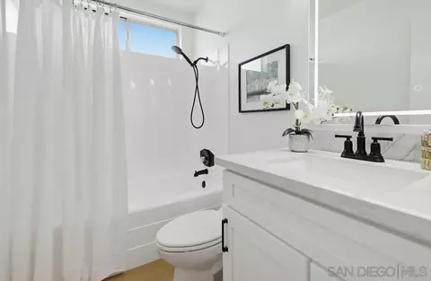 Bath - 715 Sunflower St, Encinitas, CA 92024 photo 3 of 3