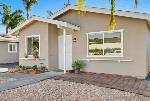 Exterior - 715 Sunflower St, Encinitas, CA 92024 photo 3 of 6
