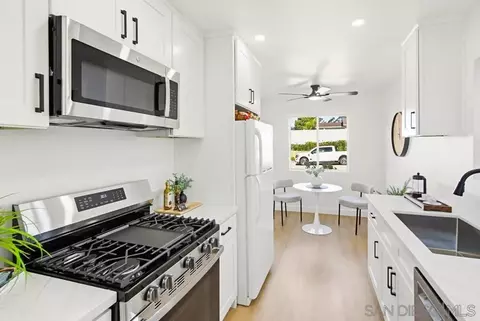 Kitchen - 715 Sunflower St, Encinitas, CA 92024 photo 3 of 3
