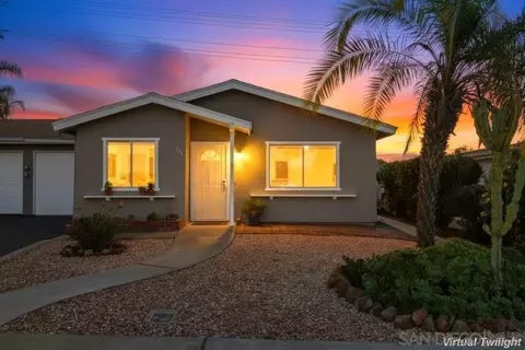 Exterior - 715 Sunflower St, Encinitas, CA 92024 photo 4 of 6