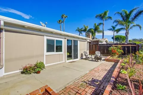 Exterior - 715 Sunflower St, Encinitas, CA 92024 photo 5 of 6