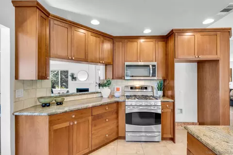 2087 Granite Hills Dr, El Cajon, CA 92019 photo 14