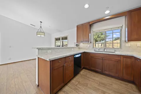 Kitchen - 20872 Deerhorn Valley Rd, Jamul, CA 91935 photo 3 of 5