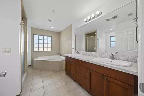 Bath - 20872 Deerhorn Valley Rd, Jamul, CA 91935 photo 2 of 5