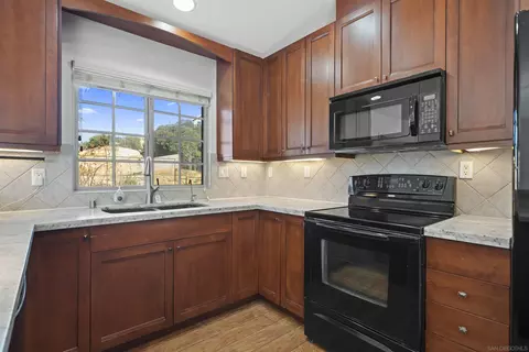 Kitchen - 20872 Deerhorn Valley Rd, Jamul, CA 91935 photo 5 of 5