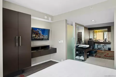 207 5th Ave #943, San Diego, CA 92101