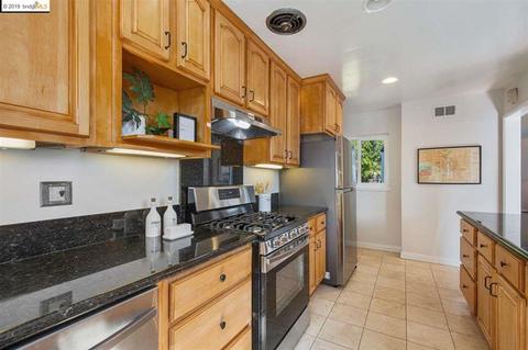1308 Hopkins St, Berkeley, CA 94702 photo 11