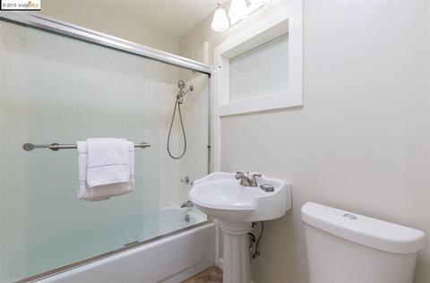2447 Carleton St, Berkeley, CA 94704 photo 14