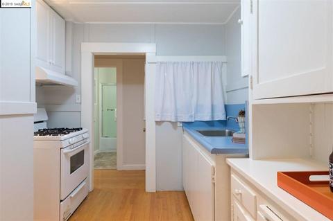 2447 Carleton St, Berkeley, CA 94704 photo 12