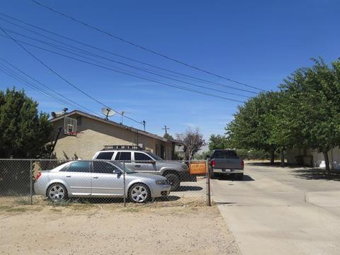 16260 Orange St, Hesperia, CA 92345 photo 2