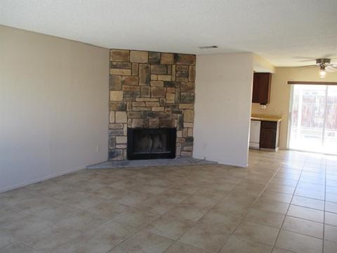 10696 Kiowa Rd, Apple Valley, CA 92308 photo 4