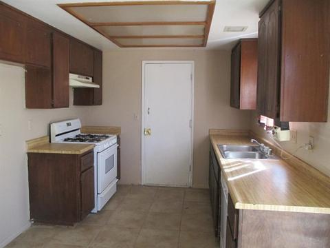 10696 Kiowa Rd, Apple Valley, CA 92308 photo 3