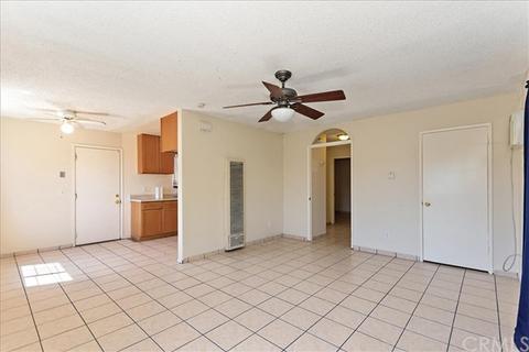 560 W Shamrock St, Rialto, CA 92376 photo 3
