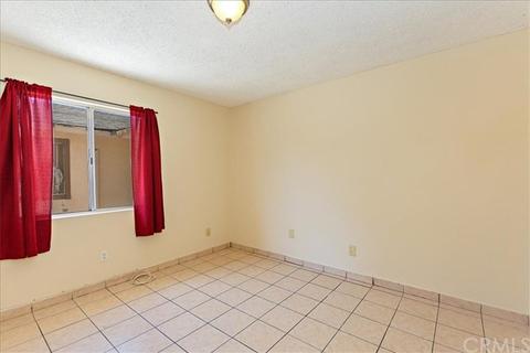560 W Shamrock St, Rialto, CA 92376 photo 11