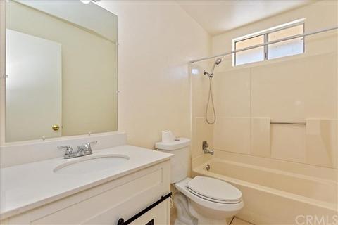 560 W Shamrock St, Rialto, CA 92376 photo 10