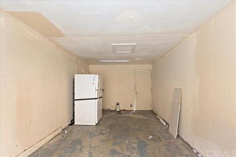 560 W Shamrock St, Rialto, CA 92376 photo 13
