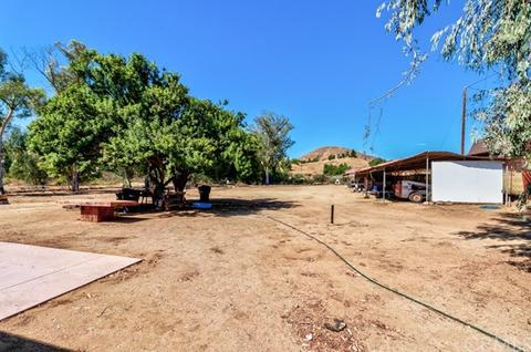 27293 Plum St, Perris, CA 92570 photo 2