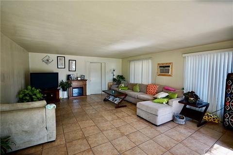 1277 Laurel Ave, Riverside, CA 92507 photo 4