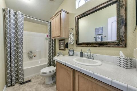 1010 E Bobier #84, Vista, CA 92084 photo 13