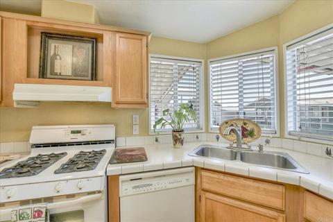 1010 E Bobier #84, Vista, CA 92084 photo 8