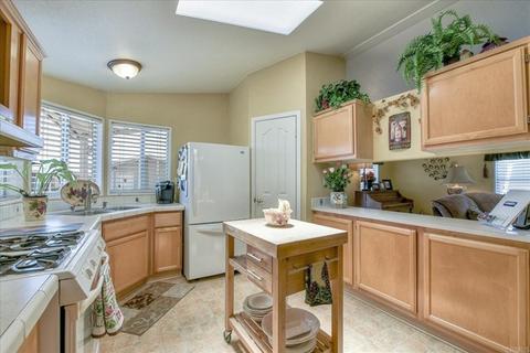 1010 E Bobier #84, Vista, CA 92084 photo 7