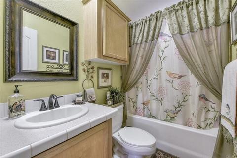 1010 E Bobier #84, Vista, CA 92084 photo 17