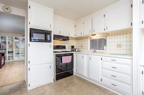 1010 E Bobier #75, Vista, CA 92084 photo 3
