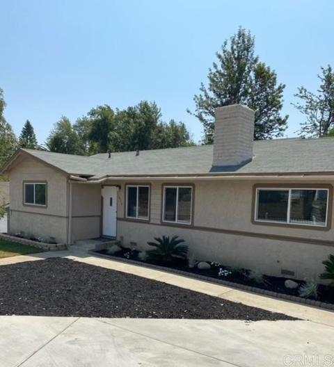 1019 E Fallbrook St, Fallbrook, CA 92028 photo 1