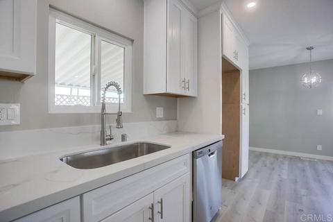 185 Horizon, Oceanside, CA 92056 photo 1